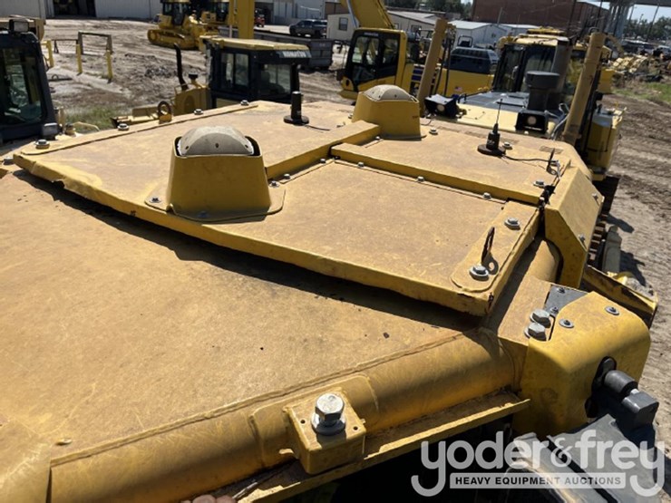 2023-komatsu-d61pxi-24-image-24