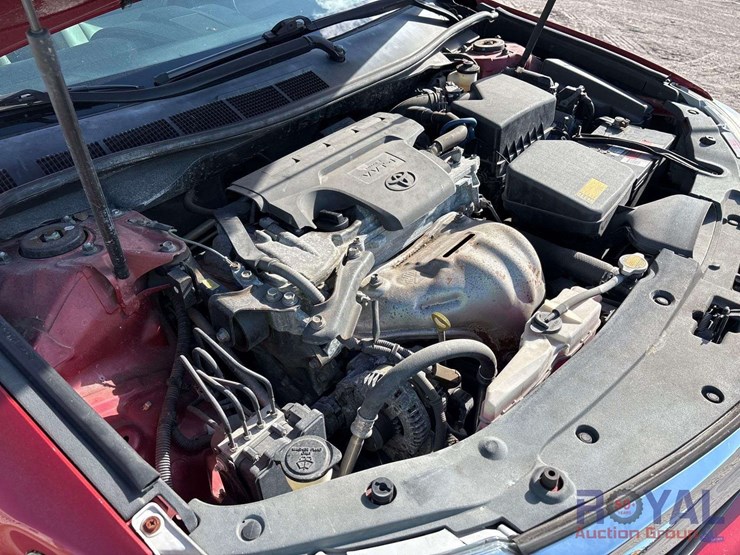 2012-toyota-camry-sedan-image-16