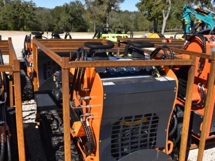 landhero-ldh-t460-mini-skid-steer-(serial-#-2502063839xx)-(k)-image-3