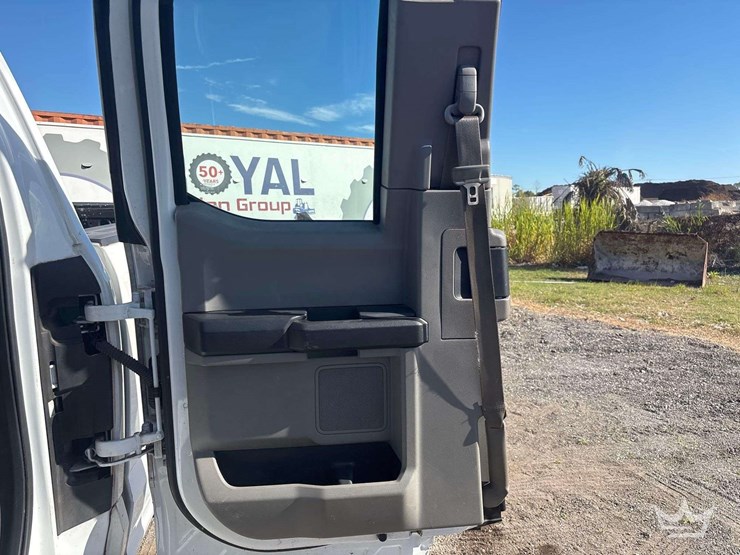 2017-ford-f-350-ext.-cab-pickup-truck-image-15