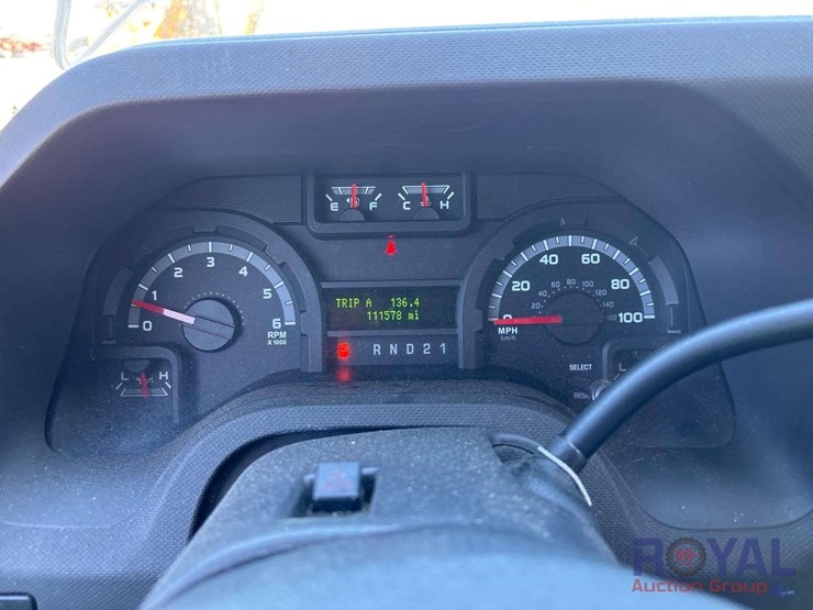 2013-ford-cargo-image-8