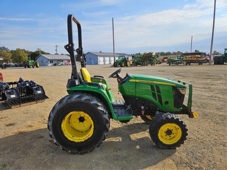 john-deere-3038e-image-6