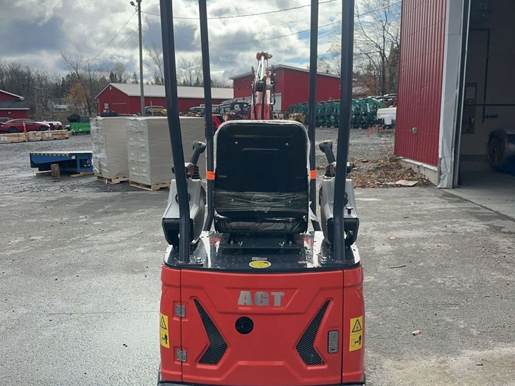 2025-agt-mx15z-mini-excavator-image-6