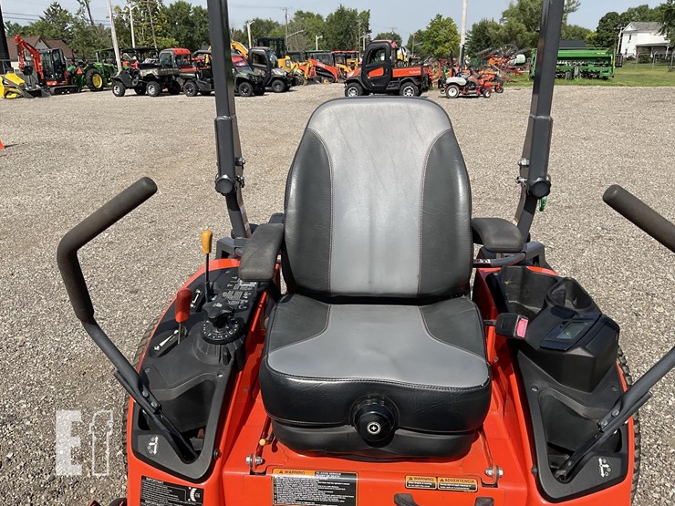 2017-kubota-zd1211-image-11