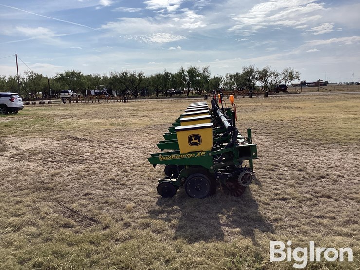 2007-john-deere-1700-image-4