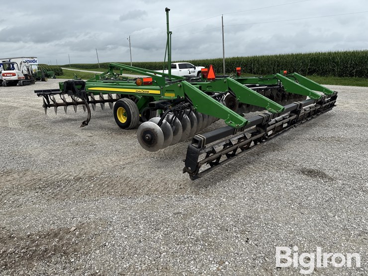 john-deere-2720-image-7