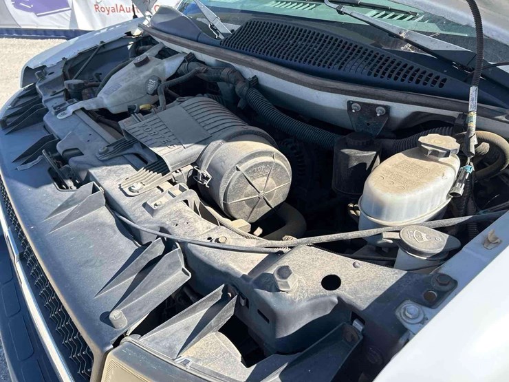 2012-chevrolet-express-3500-passenger-van-image-7