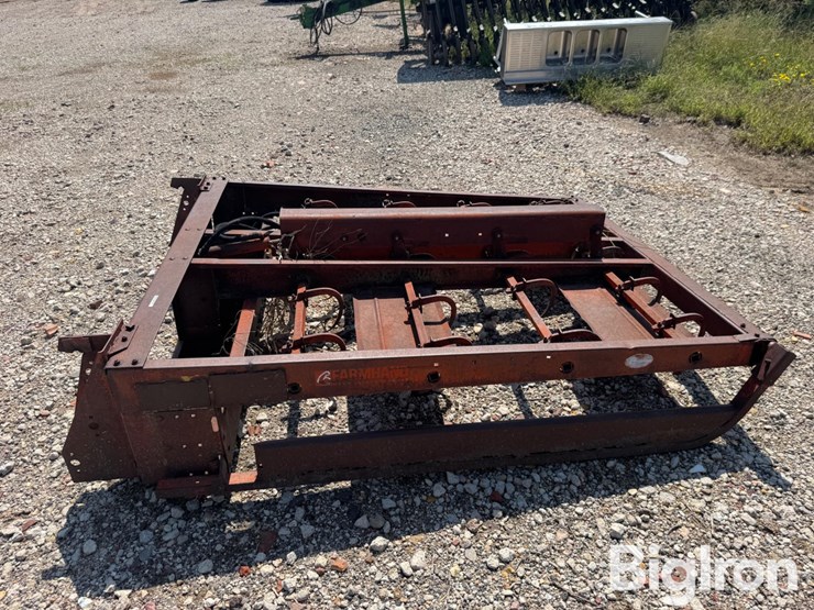 farmhand-bale-attachment-image-7