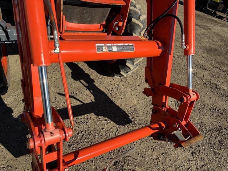 2019-kubota-m7060d-image-12