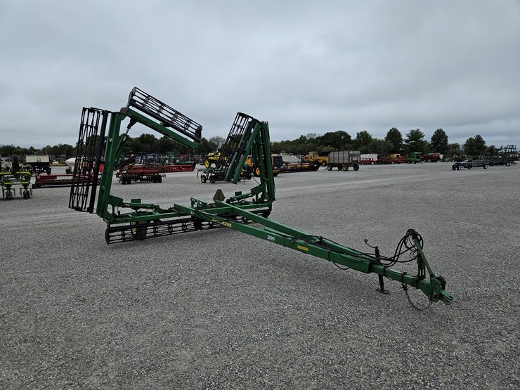 2002-john-deere-200-image-1