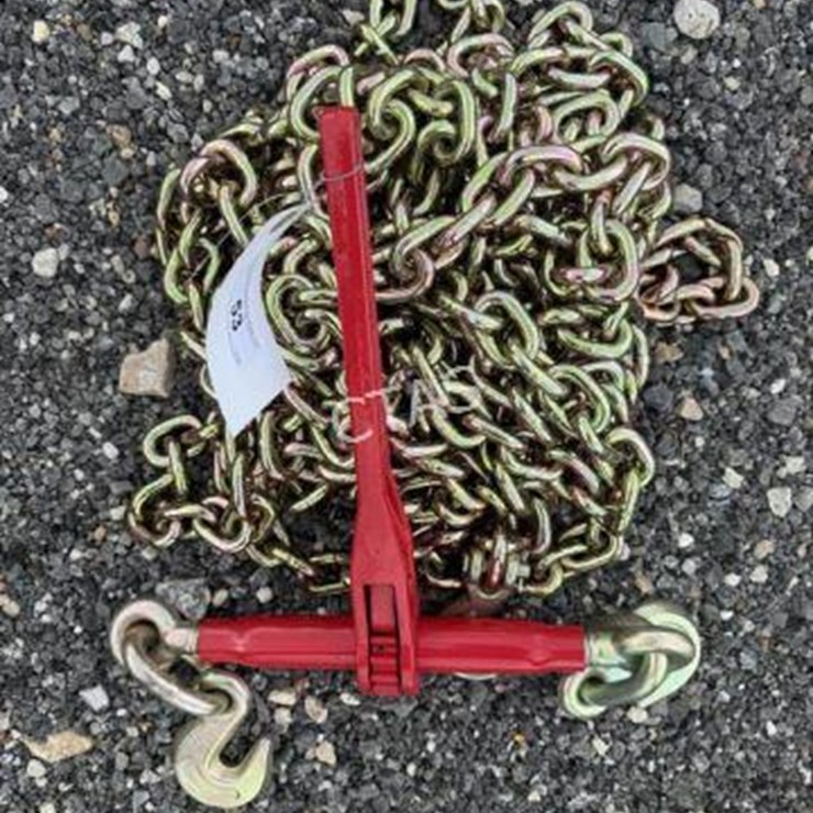 #53 • (2) 3/8" 20' Chains & (1) 9,200 lb Boomer