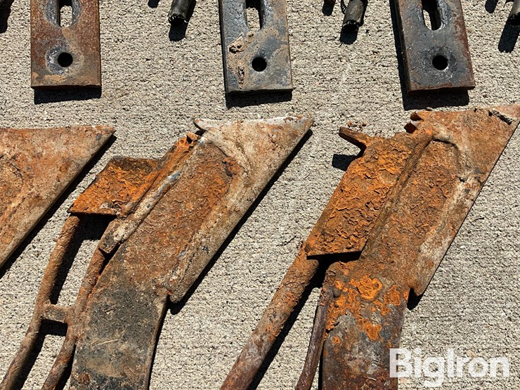 mag-38-anhydrous-knives-image-12