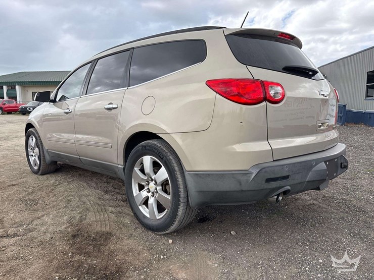 2010-chevrolet-traverse-image-4