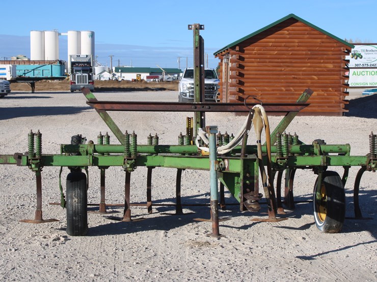 john-deere-100-image-3