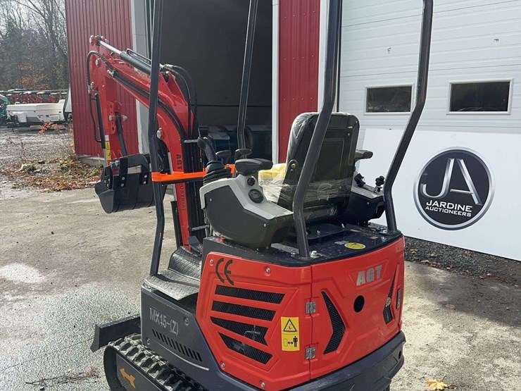 2025-agt-mx15z-mini-excavator-image-7