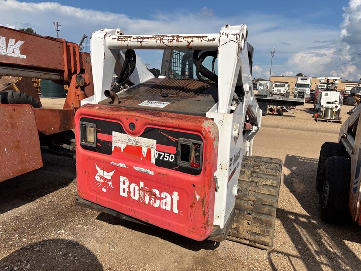 2014-bobcat-t750-image-5