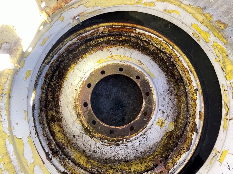 #5945-•-(2)-titan-18.4-38-bolt-on-duals-image-14