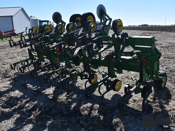 john-deere-845-image-5