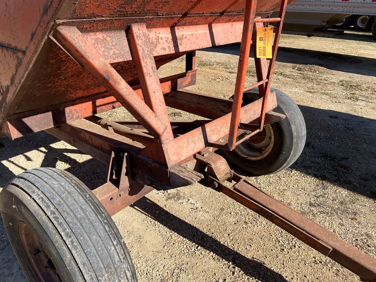 #5931-•-gravity-box-on-running-gear-image-36