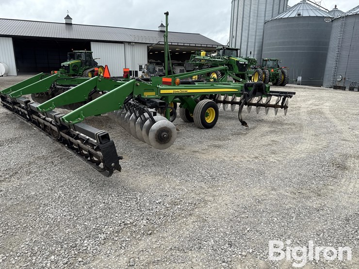 john-deere-2720-image-5