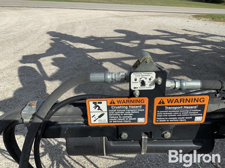 2012-case-ih-330-image-11