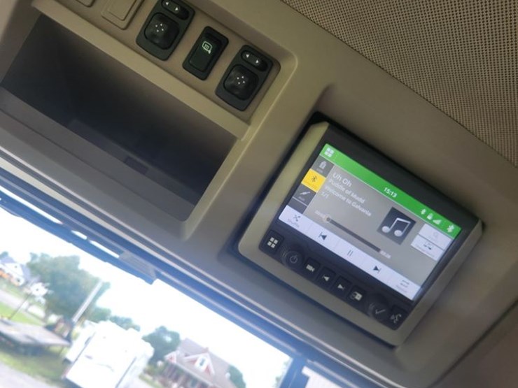 2023-john-deere-8rx-410-image-11