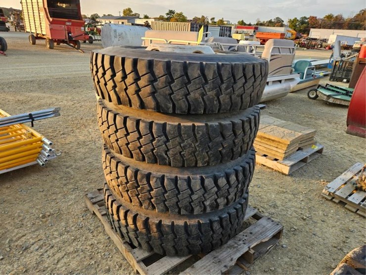 #3060-•-good-year-(4)-12r-22.5-tires-&-rims-image-3