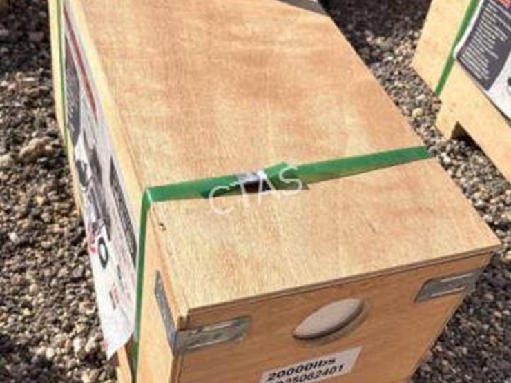 #85-•-20,000-lb-electric-winch-image-1