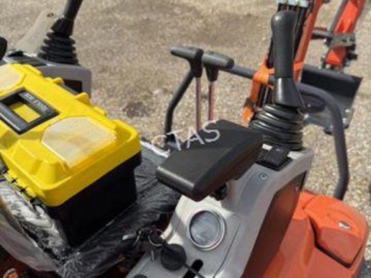 #71-•-land-hero-mini-excavator---model:-ldh-me18-gas-image-7