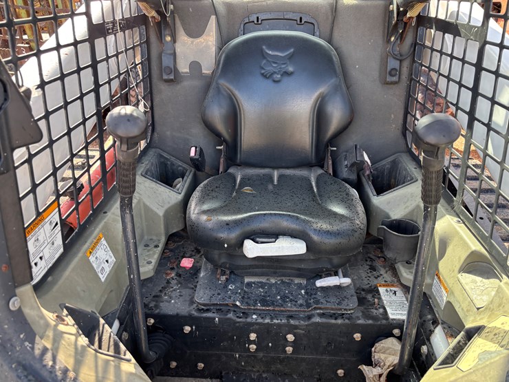2014-bobcat-t750-image-14