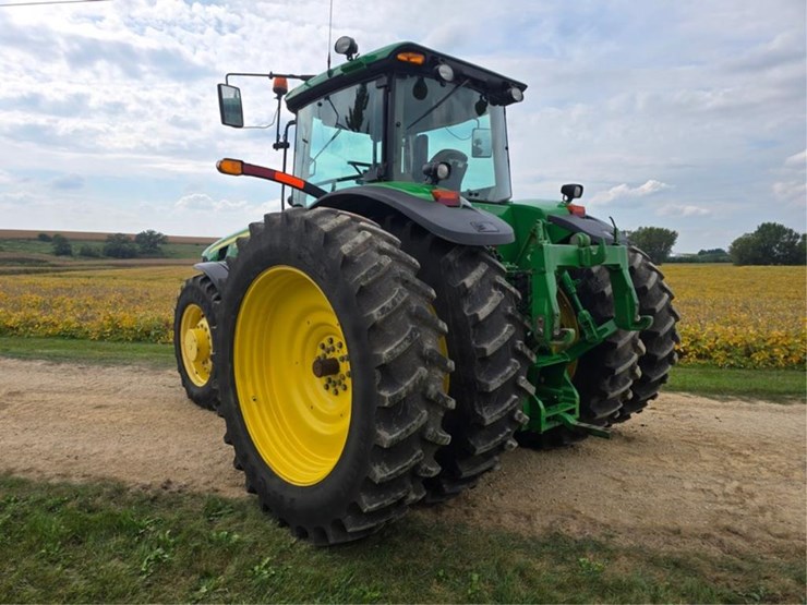 john-deere-8330-image-3