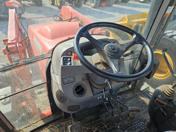 2020-kubota-m6-131-image-12