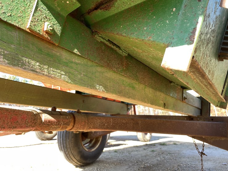 #5929-•-gravity-box-on-running-gear-image-19