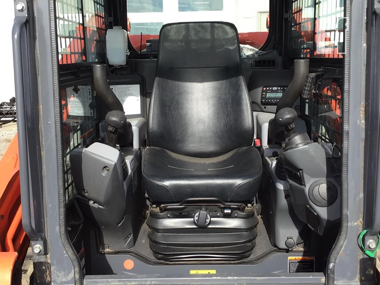 2024-kubota-svl97-2-image-9