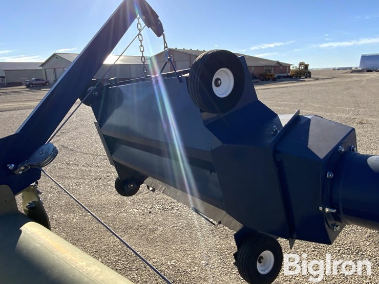 harvest-international-h1084xt-torpedo-auger-w/swing-hopper-image-17