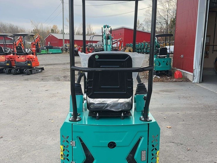 2025-agt-mh12z-mini-excavator-image-6