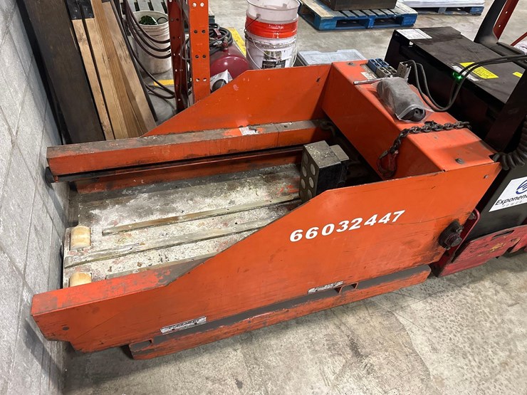 raymond-8400-image-2