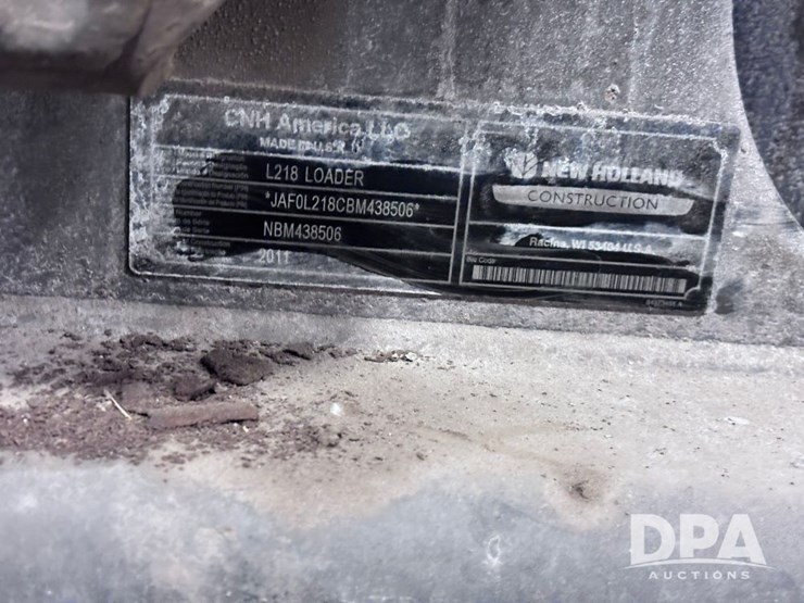 2011-new-holland-l218-image-40