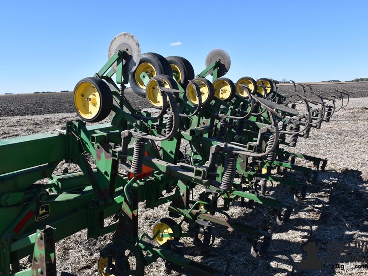 john-deere-845-image-13