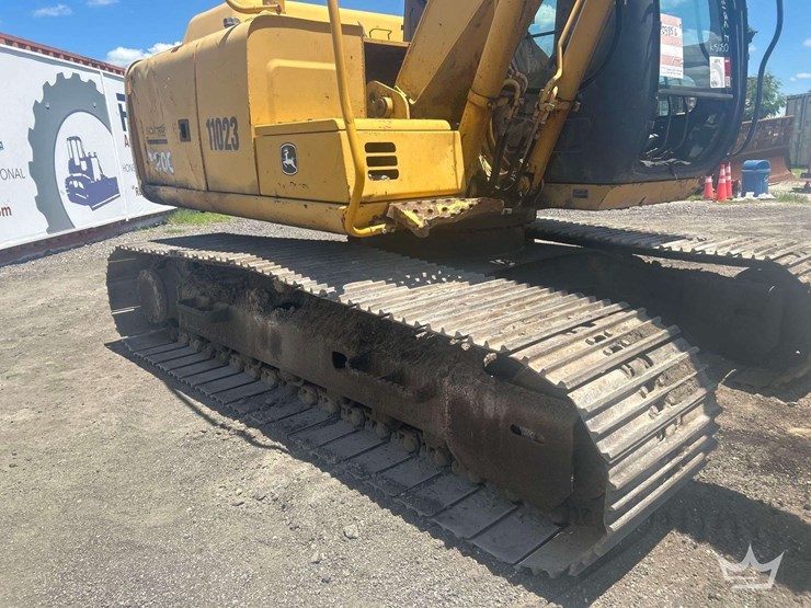 2006-deere-120c-image-13