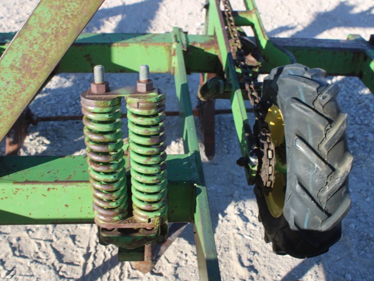 john-deere-100-image-24