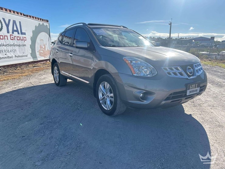 2013-nissan-rouge-suv-image-2