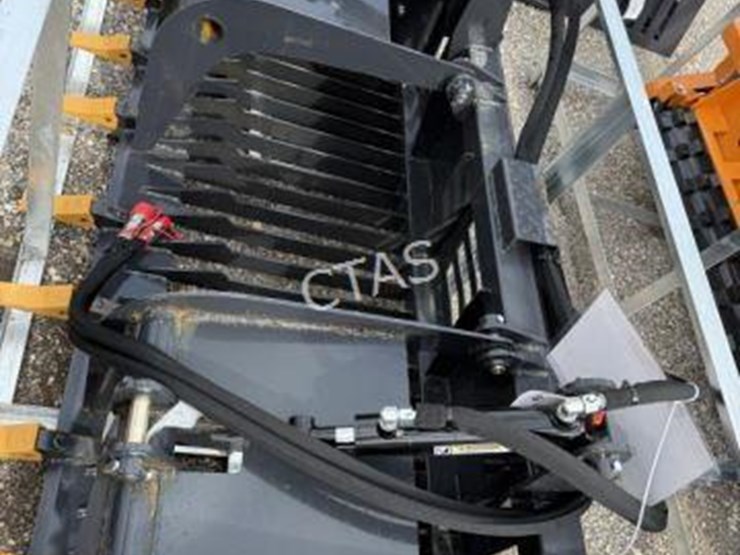 #89-•-72"-heavy-duty-rock-grapple-for-skid-steer-image-2