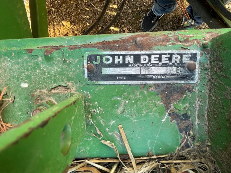 john-deere-336-image-37