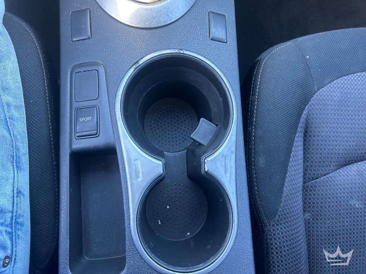 2013-nissan-rouge-suv-image-18