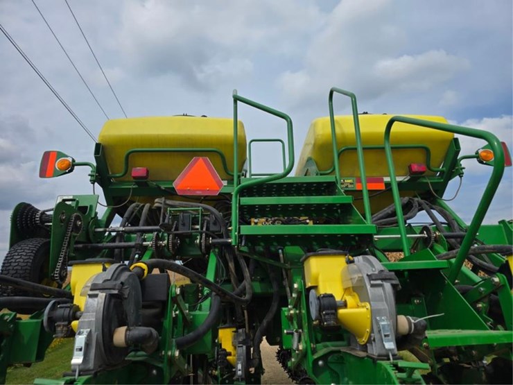 john-deere-1790-image-23