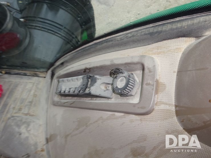 2018-john-deere-f4365-image-88