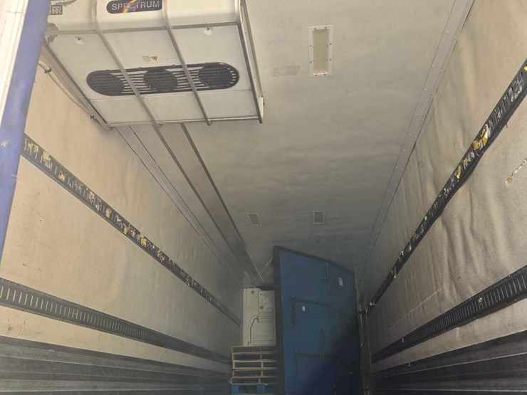 2012-great-dane-trailer-image-4