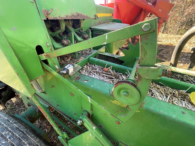 john-deere-336-image-26