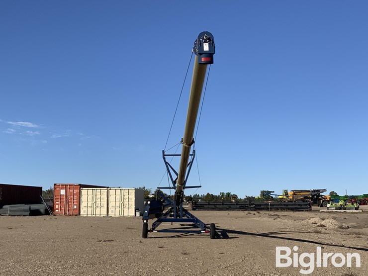 harvest-international-h1084xt-torpedo-auger-w/swing-hopper-image-6